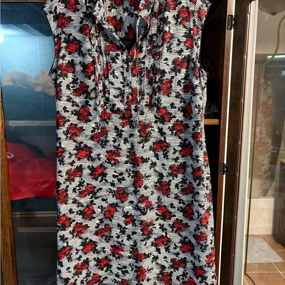Floral Sleeveless Dress - Red and Black